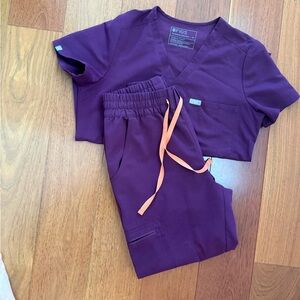 Figs Deep Plum Scrub Set with Coral Drawstring